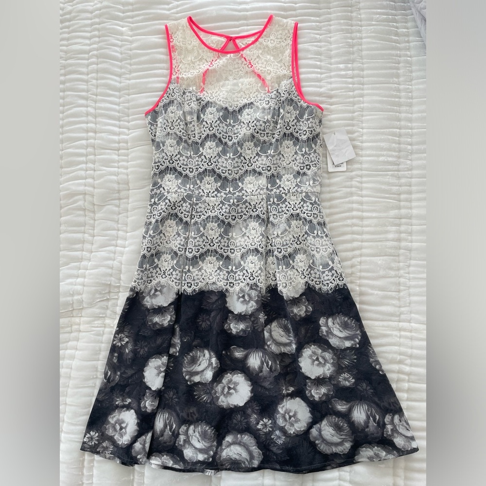 Jessica Simpson size 6 sleeveless dress